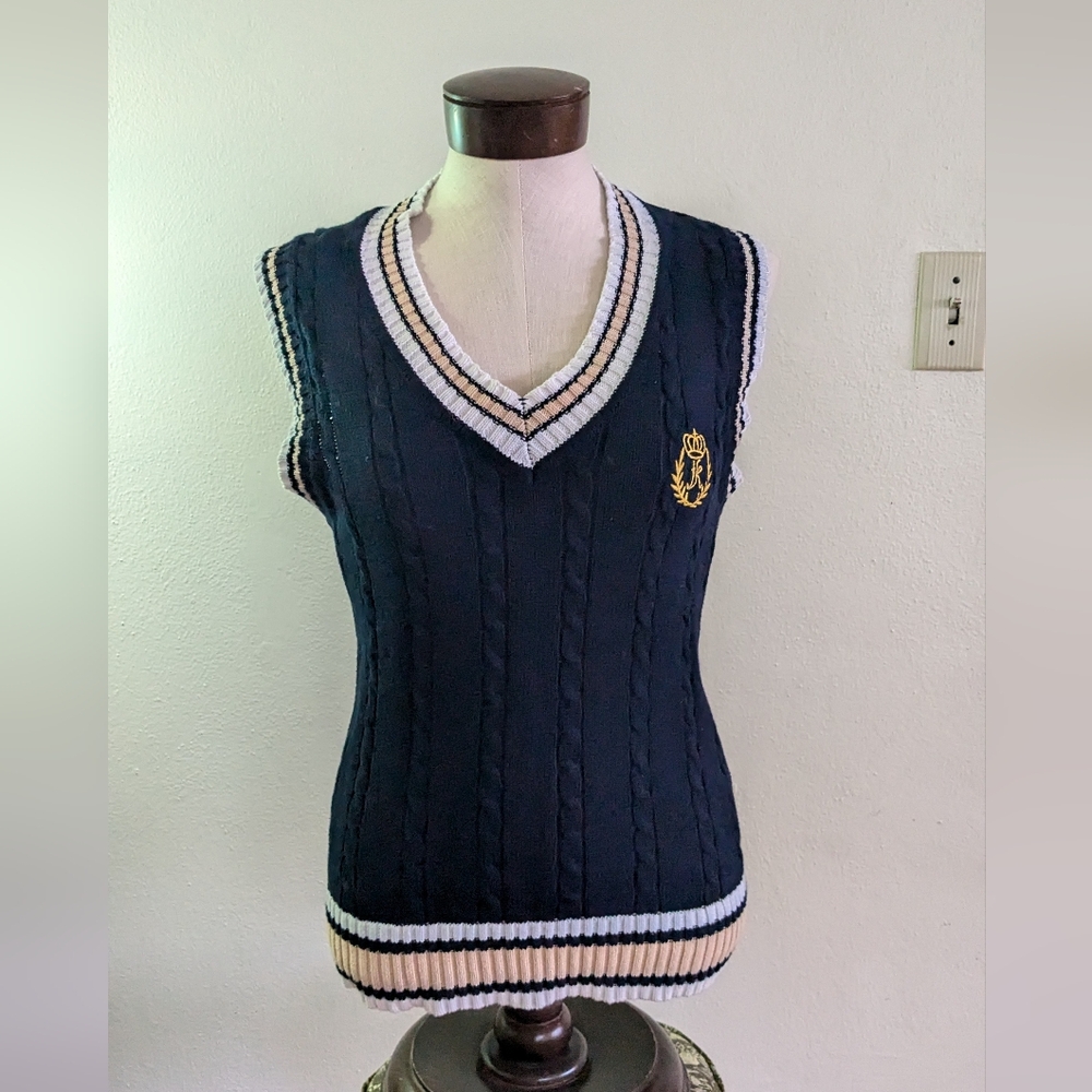 Adorable Vintage Collegiate Sweater Vest